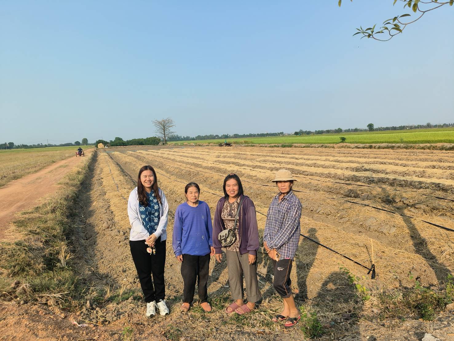 พช.คลองขลุง ลงพื้นที่ตรวจสอบข้อมูลกลุ่มเพื่อประกอบการพิจารณาเห็นชอบโครงการที่เสนอของสนับสนุนเงินทุนหมุนเวียนกองทุนพัฒนาบทบาทสตรี ประจำปีงบประมาณ พ.ศ. 2569 ของตำบลท่ามะเขือ