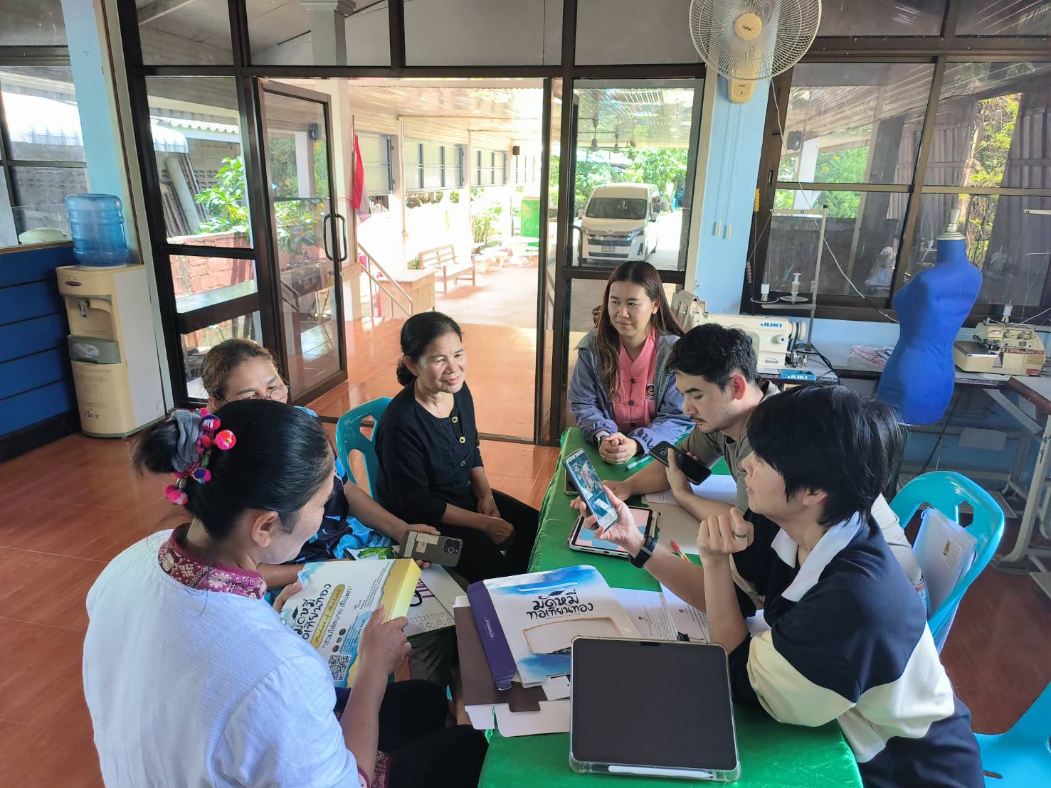 พช.คลองขลุง ร่วมกิจกรรม Focus Group ยกระดับและพัฒนาผลิตภัณฑ์เพื่อจําหน่ายให้นักท่องเที่ยวให้กับผู้เข้าร่วมโครงการส่งเสริมการท่องเที่ยวเชิงสร้างสรรค์ (D-HOPE)