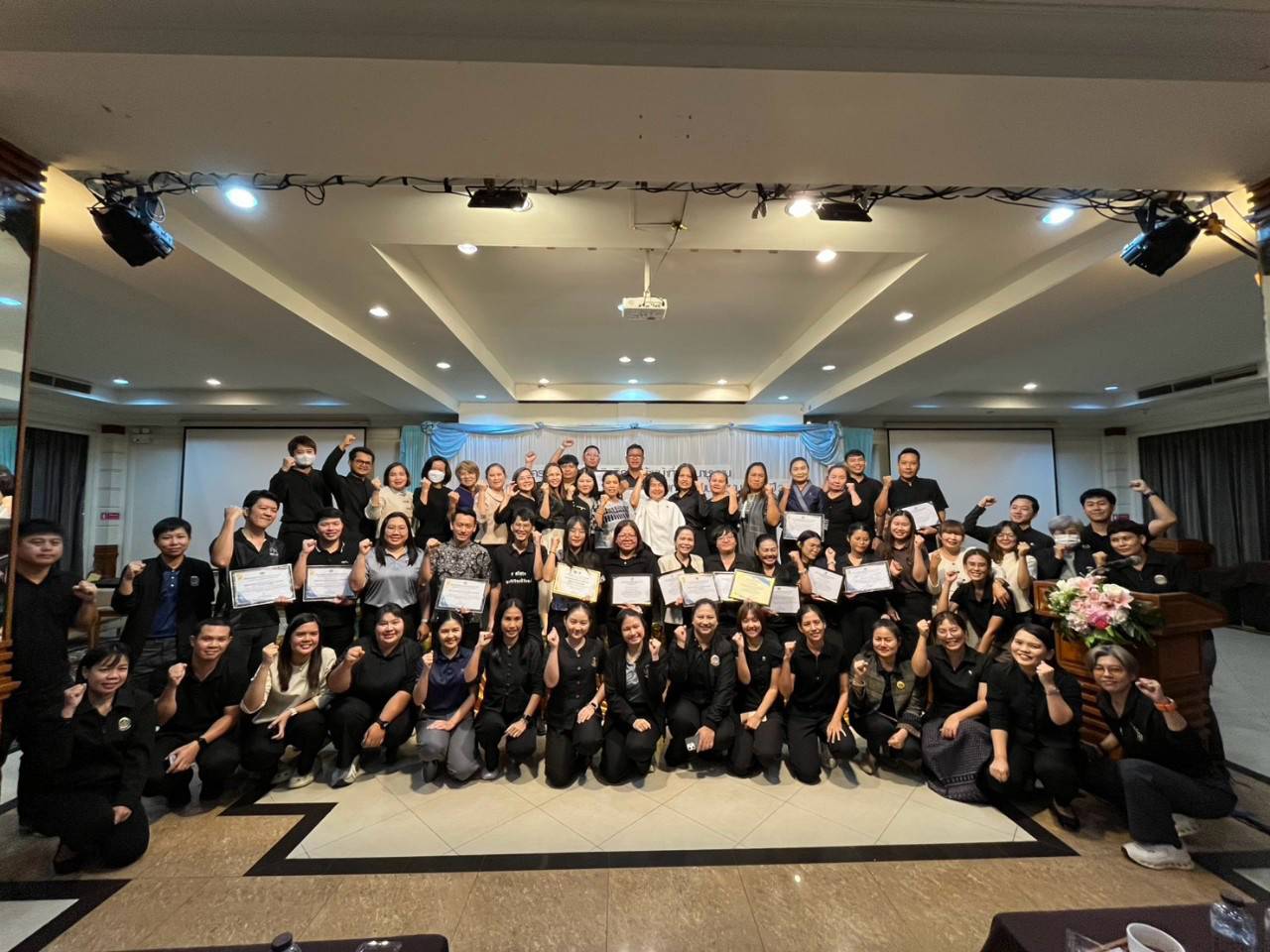 พช.คลองขลุง ร่วมประชุมเชิงปฏิบัติการพัฒนาทักษะงาน “เหลียวหลัง แลหน้า งานพัฒนาชุมชน”